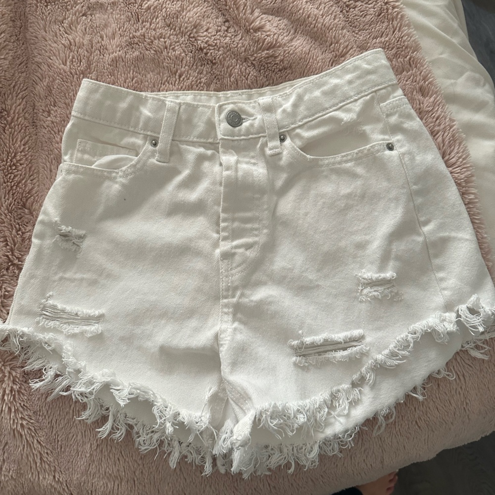 White size 0 Wild Fable high waisted jean shorts